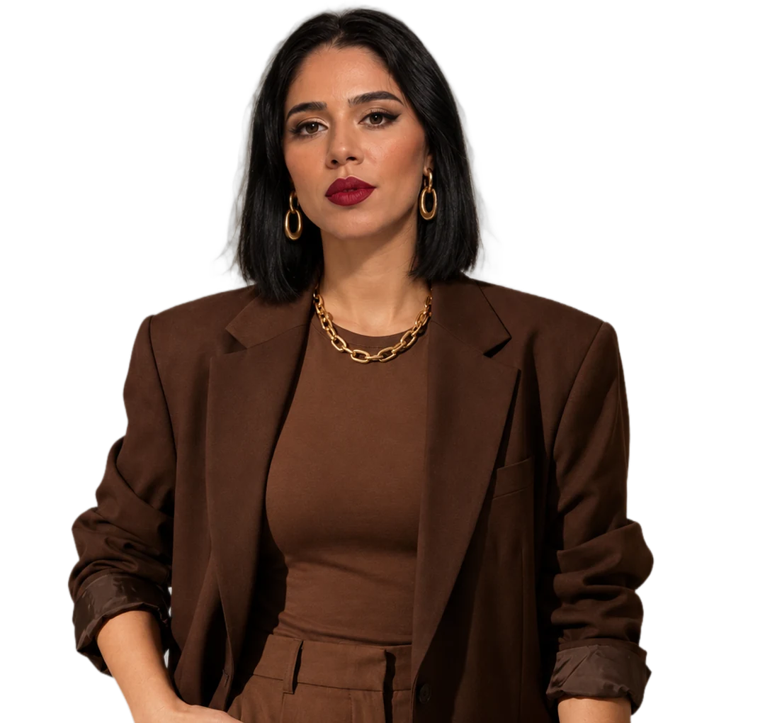 Sabrina Toro de blazer marrom, criadora da Central da Empresária Lucrativa
